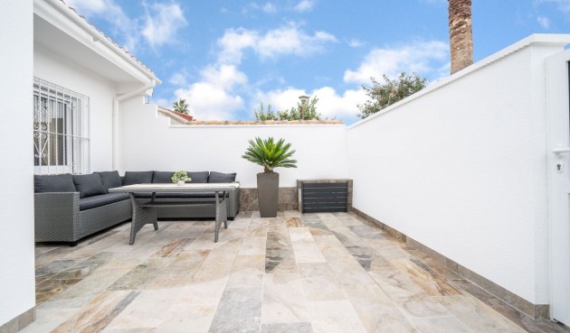 Resale - Bungalow -
Torrevieja - Torretas