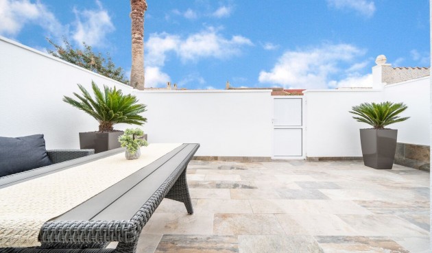 Resale - Bungalow -
Torrevieja - Torretas