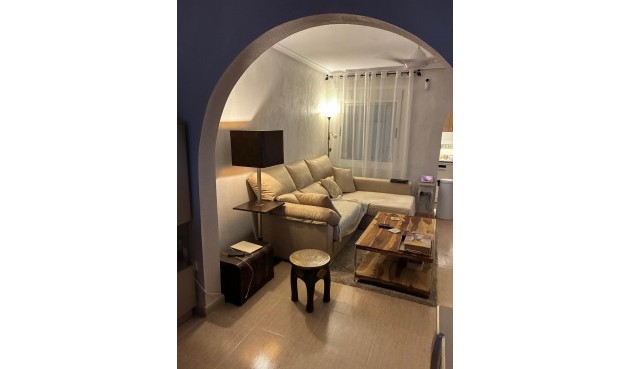 Resale - Town House -
Avileses - Jerónimo Y Avileses