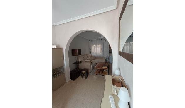 Resale - Town House -
Avileses - Jerónimo Y Avileses