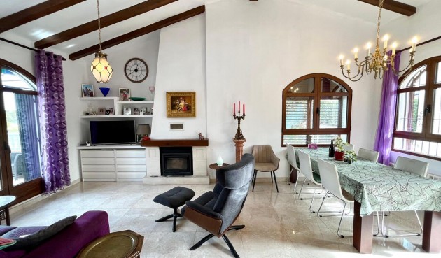 Resale - Villa -
Villamartin - Costa Blanca