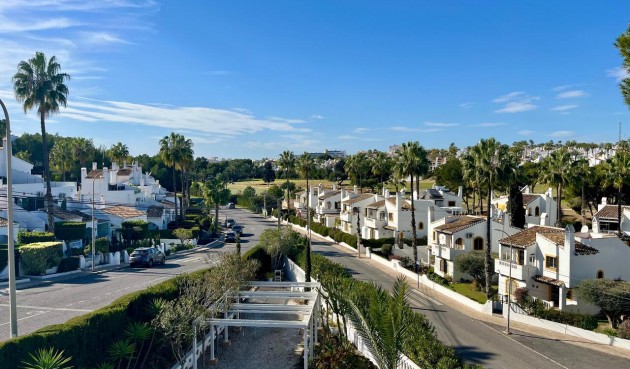 Resale - Villa -
Villamartin - Costa Blanca