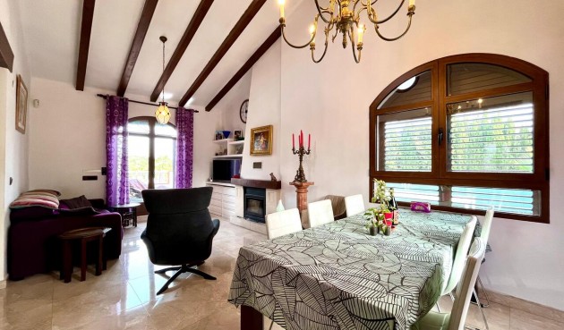 Resale - Villa -
Villamartin - Costa Blanca