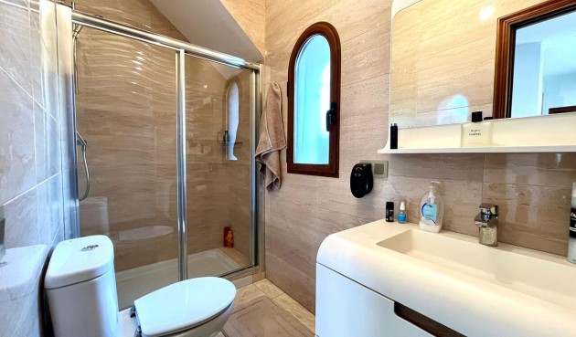 Resale - Villa -
Villamartin - Costa Blanca