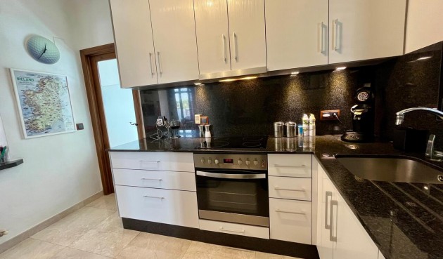 Resale - Villa -
Villamartin - Costa Blanca