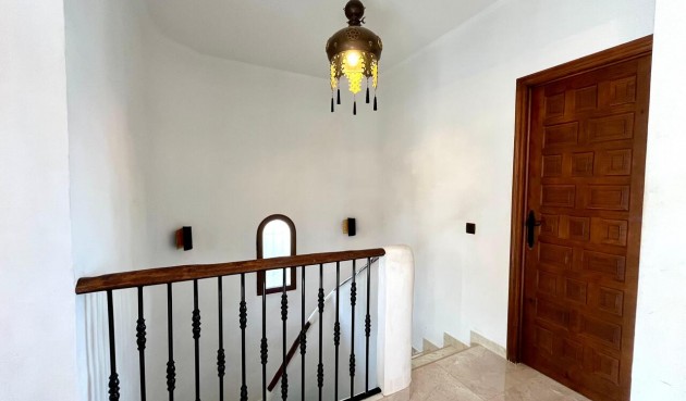 Resale - Villa -
Villamartin - Costa Blanca