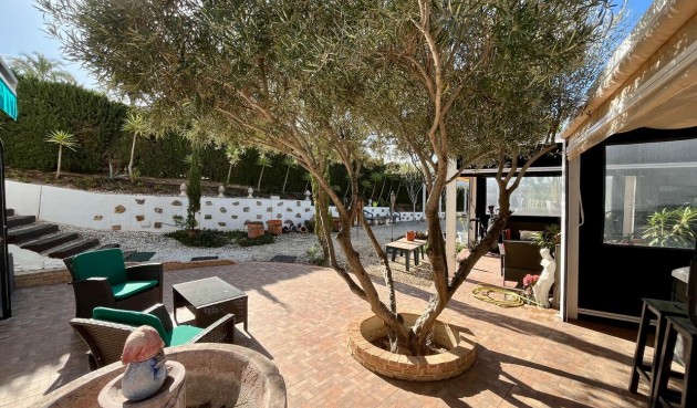 Resale - Villa -
Villamartin - Costa Blanca