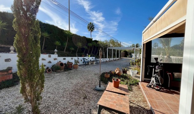 Resale - Villa -
Villamartin - Costa Blanca