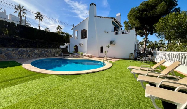 Resale - Villa -
Villamartin - Costa Blanca