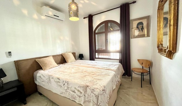 Resale - Villa -
Villamartin - Costa Blanca