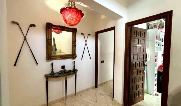 Resale - Villa -
Villamartin - Costa Blanca