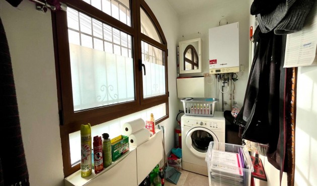 Resale - Villa -
Villamartin - Costa Blanca