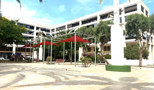 Återförsäljning - Apartment -
Guardamar del Segura - Pueblo