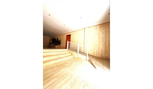 Återförsäljning - Apartment -
Guardamar del Segura - Pueblo