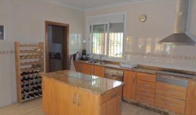 Resale - Villa -
Catral