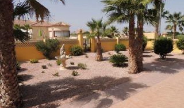 Resale - Villa -
Catral