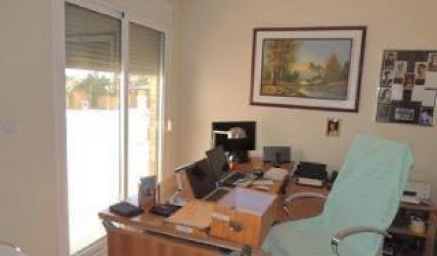 Resale - Villa -
Catral
