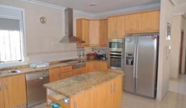 Resale - Villa -
Catral