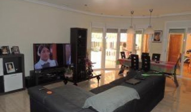 Resale - Villa -
Catral