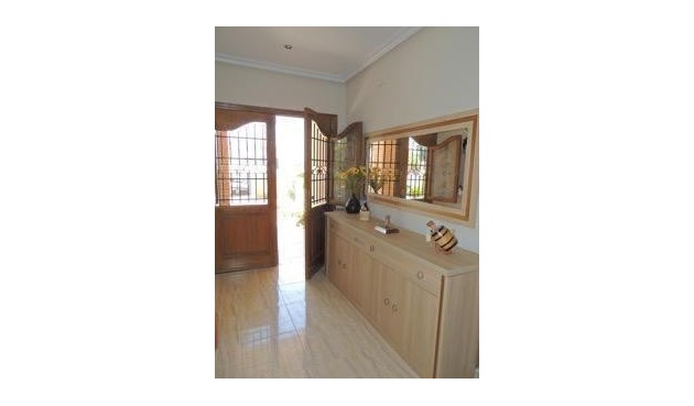 Resale - Villa -
Catral