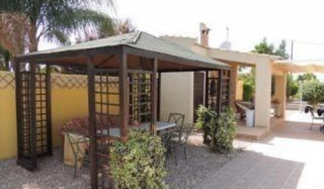 Resale - Villa -
Catral