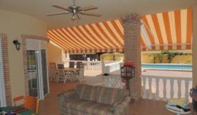 Resale - Villa -
Catral