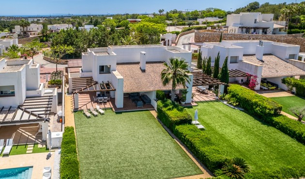 Resale - Villa -
San Miguel de Salinas - Inland