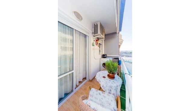 Resale - Apartment -
Torrevieja - Centro