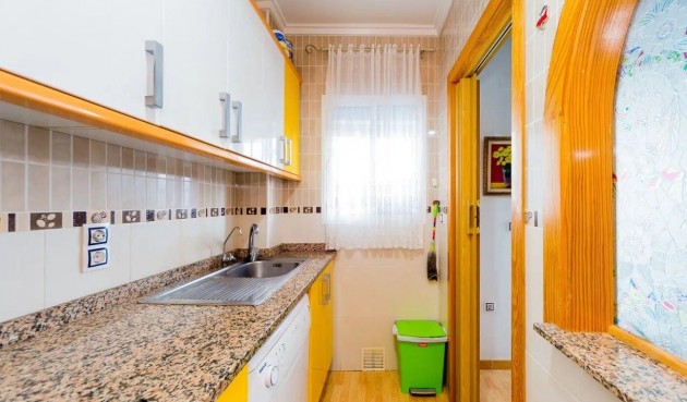Resale - Apartment -
Torrevieja - Centro