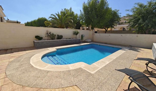 Brukt - Villa -
Aspe - Inland