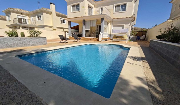 Brukt - Villa -
Aspe - Inland