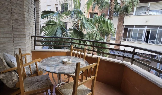 Resale - Apartment -
Torrevieja - Centro