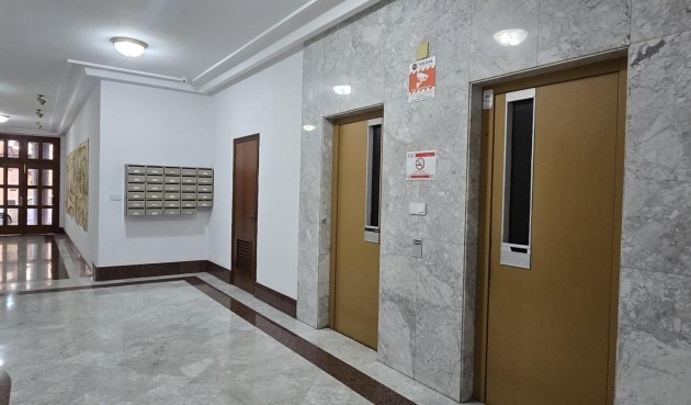 Resale - Apartment -
Torrevieja - Centro