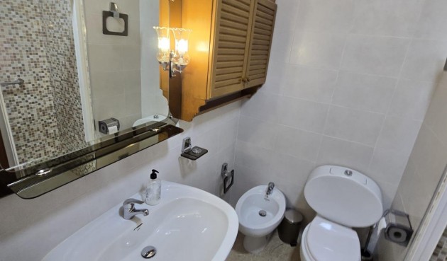 Resale - Apartment -
Torrevieja - Centro