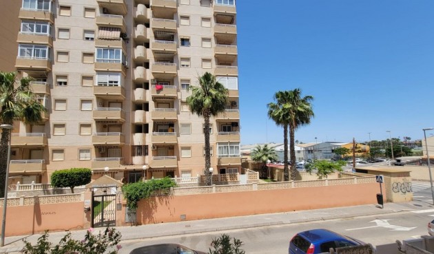 Resale - Apartment -
Torrevieja - Nueva Torrevieja