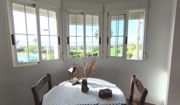 Resale - Villa -
Torrevieja - La Siesta - El Salado - Torreta