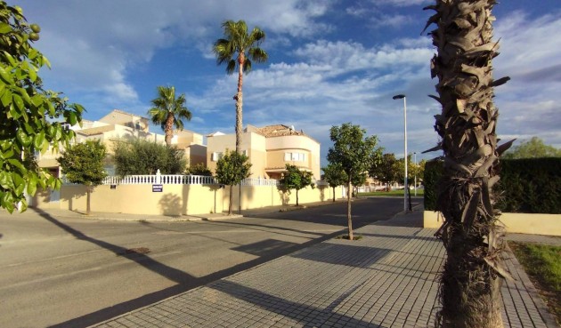 Resale - Villa -
Torrevieja - La Siesta - El Salado - Torreta