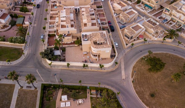 Resale - Villa -
Torrevieja - La Siesta - El Salado - Torreta