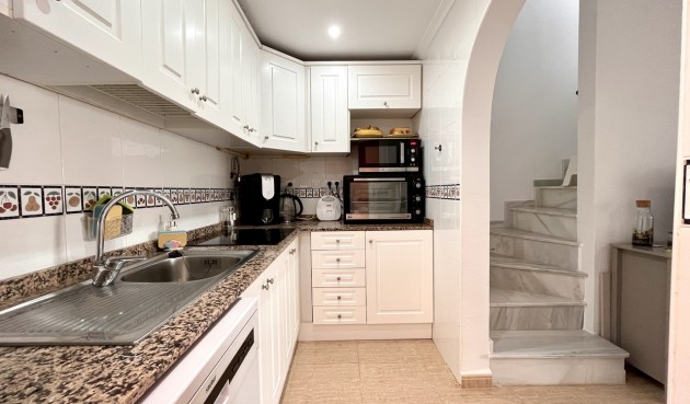 Resale - Town House -
Avileses - Inland