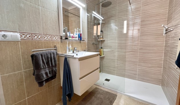 Resale - Town House -
Avileses - Inland