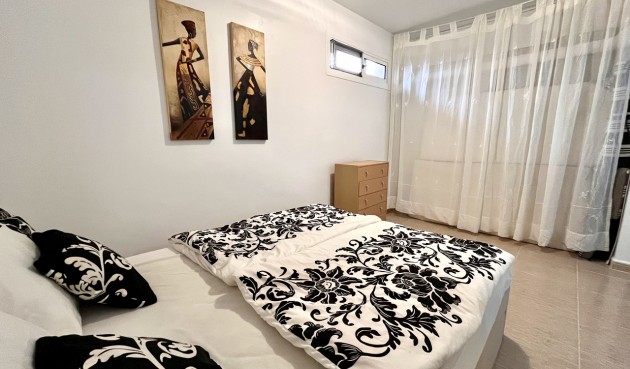 Resale - Town House -
Avileses - Inland