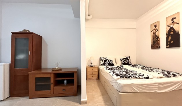 Resale - Town House -
Avileses - Inland