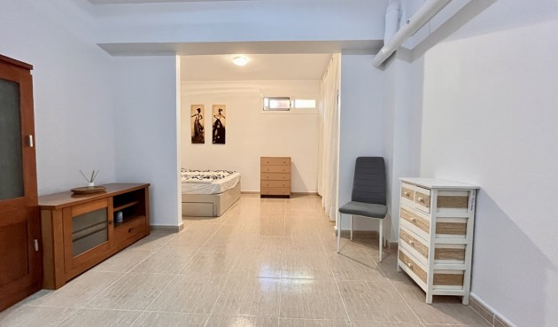 Resale - Town House -
Avileses - Inland