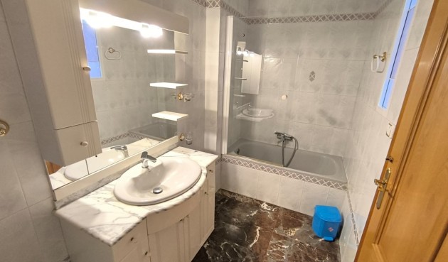 Brukt - Town House -
Sax - Inland