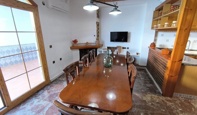 Brukt - Town House -
Sax - Inland