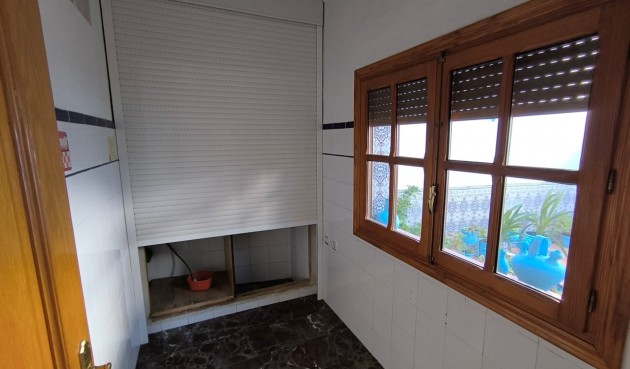 Brukt - Town House -
Sax - Inland