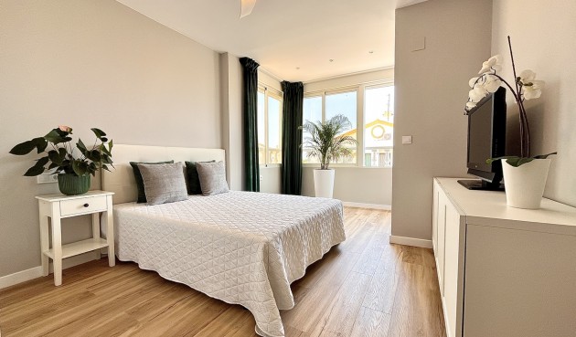 Återförsäljning - Town House -
Playa Flamenca - Costa Blanca
