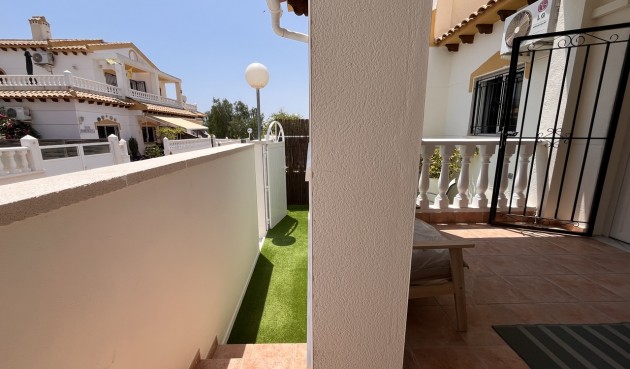 Återförsäljning - Town House -
Playa Flamenca - Costa Blanca