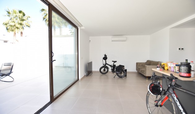 Återförsäljning - Villa -
Benijofar - Costa Blanca