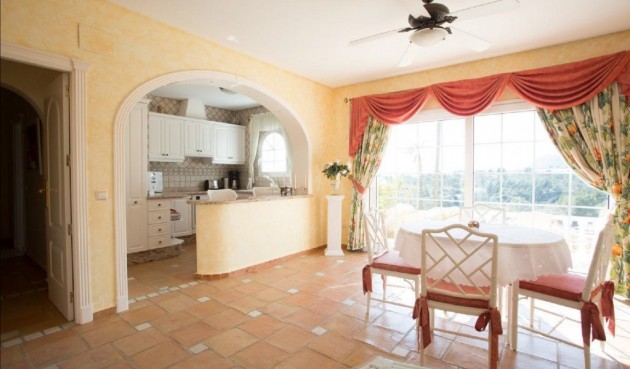 Resale - Villa -
La Nucía - Costa Blanca